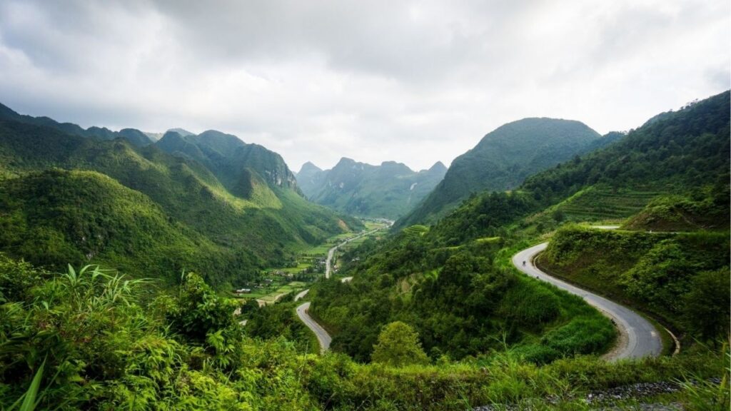 15 Best Places to Visit in Vietnam in 2025 - Ultimate Travel Planning Guide with Itinerary