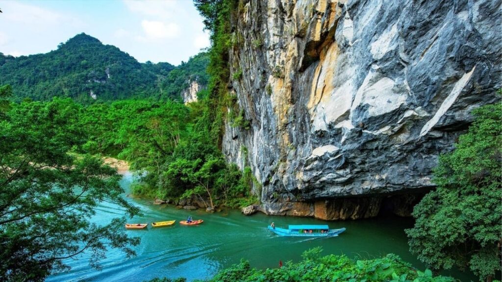 15 Best Places to Visit in Vietnam in 2025 - Ultimate Travel Planning Guide with Itinerary