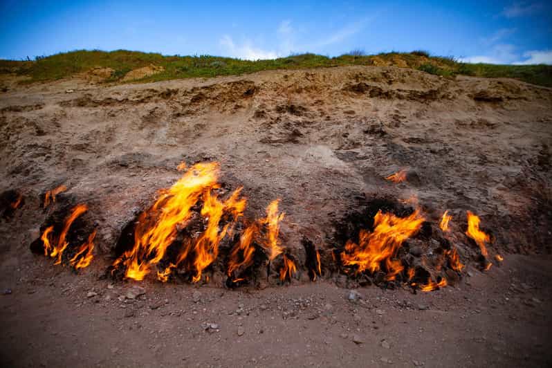 Azerbaijan essentials - baku tour 7 Yanar Dag (Burning Mountain)