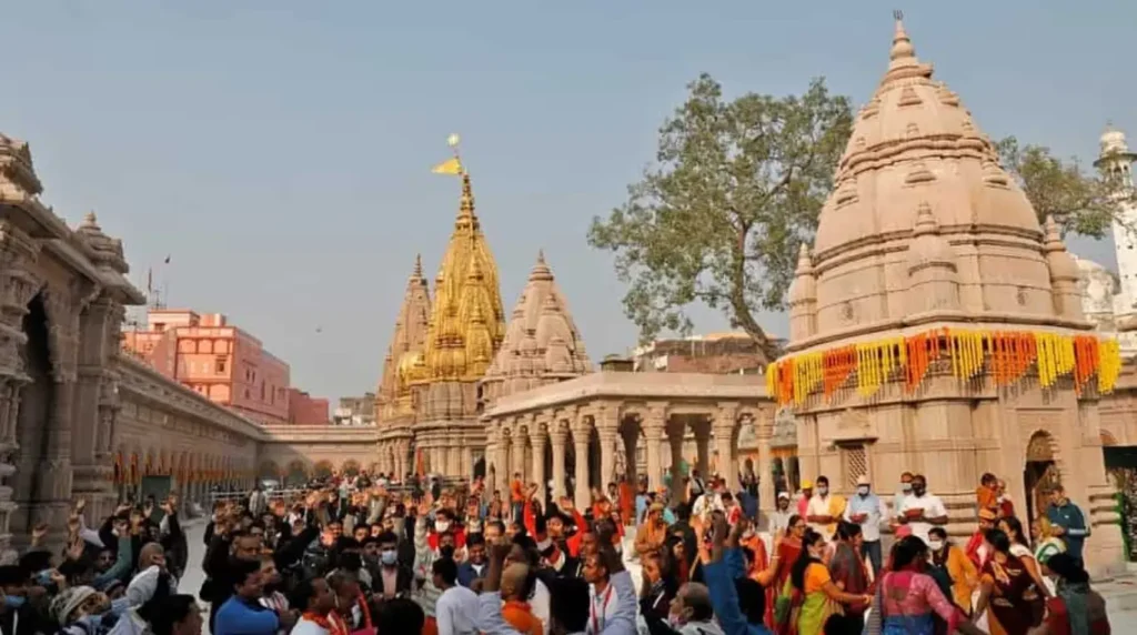 Varanasi travel guide 2026: ghats, ganga aarti, dawn boat ride & tips 4 Varanasi Travel Guide 2026: Ghats, Ganga Aarti, Dawn Boat Ride & Tips