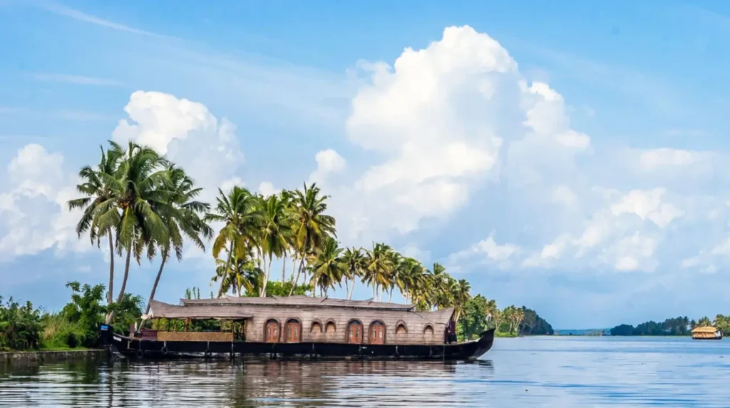 Kerala houseboat cost - what a night on the backwaters actually costs 4 Kerala Houseboat Cost - What a Night on the Backwaters Actually Costs