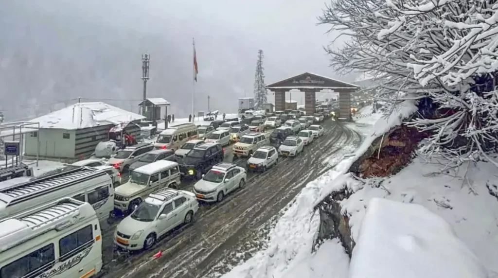 Manali in december - snow, roads, temperature and what to expect 4 Manali in December - Snow, Roads, Temperature and What to Expect